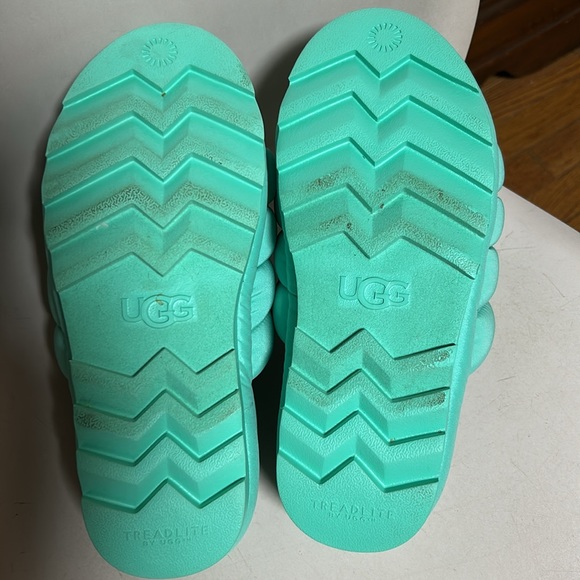 Ugg light green slide slipper size 9 - Picture 6 of 7